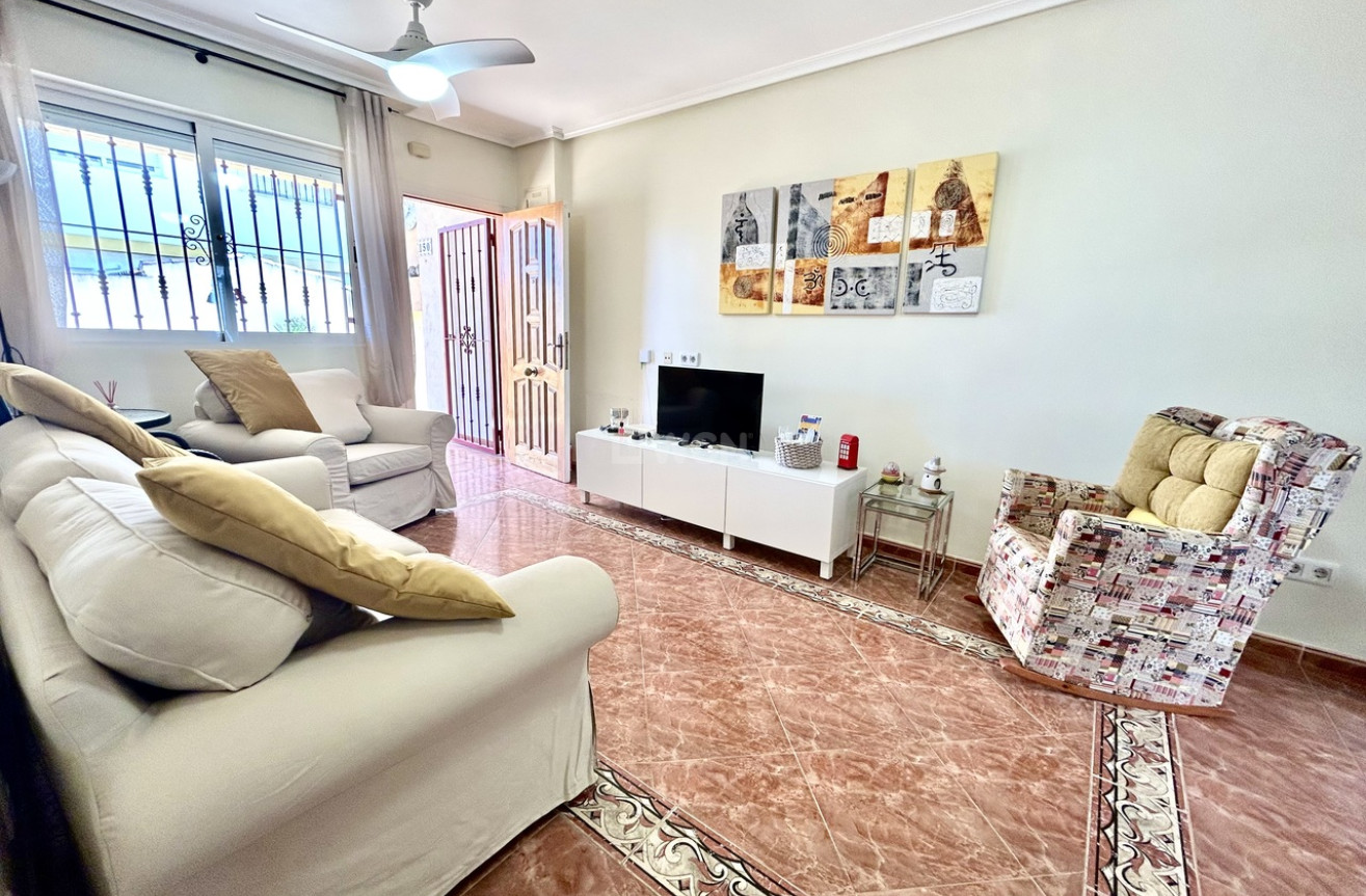 Odsprzedaż - Mieszkanie w bloku - La Zenia - Costa Blanca