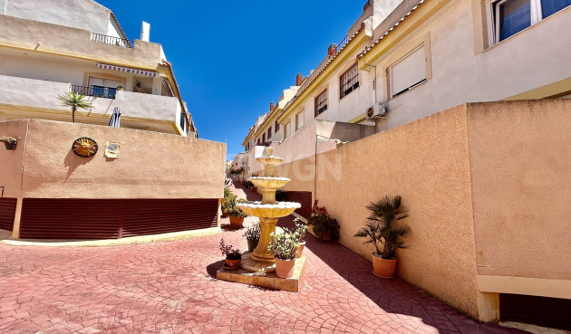Odsprzedaż - Mieszkanie w bloku - La Zenia - Costa Blanca