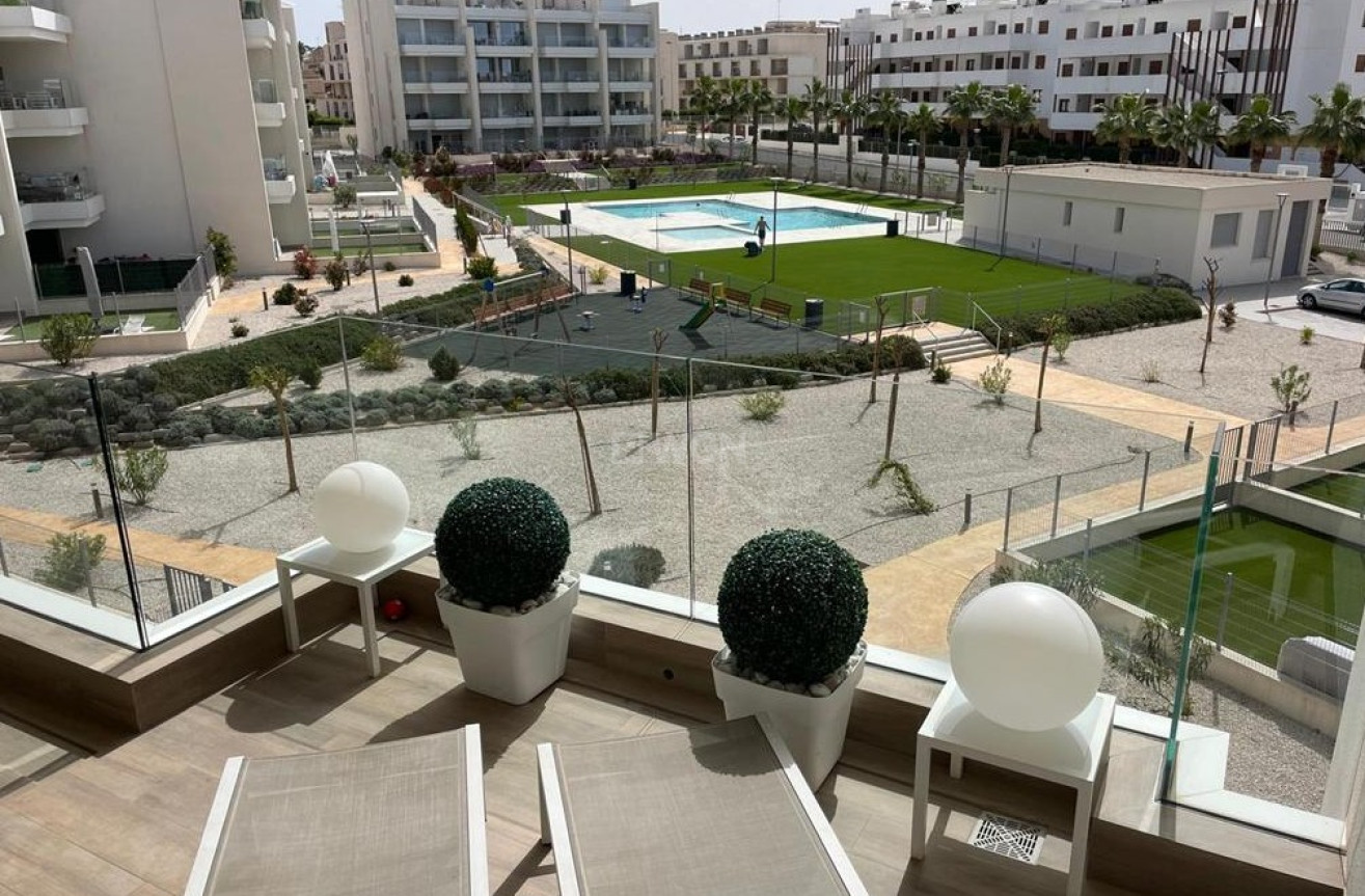 Odsprzedaż - Mieszkanie w bloku - Villamartin - Costa Blanca