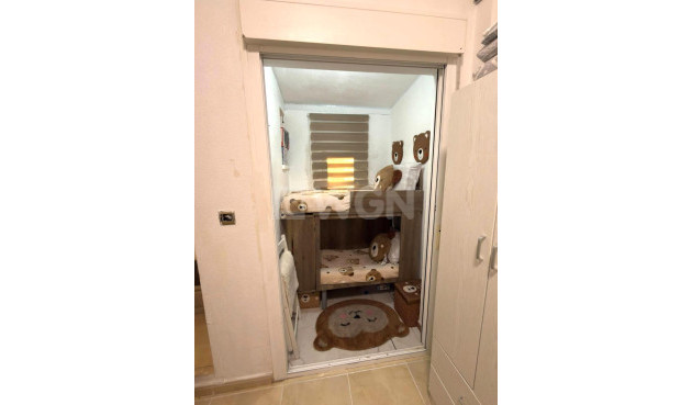 Odsprzedaż - Mieszkanie w bloku - Torrevieja - Nueva Torrevieja