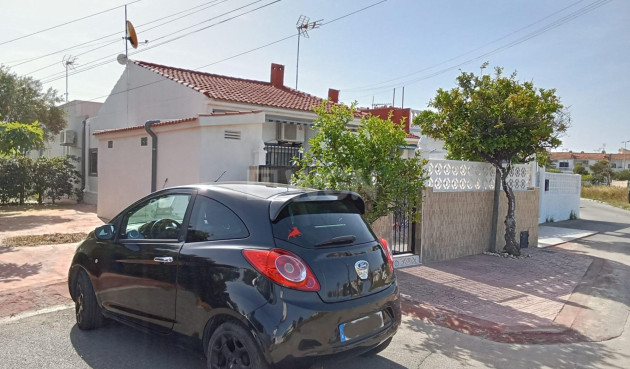 Odsprzedaż - Bungalow - Torrevieja - Torretas