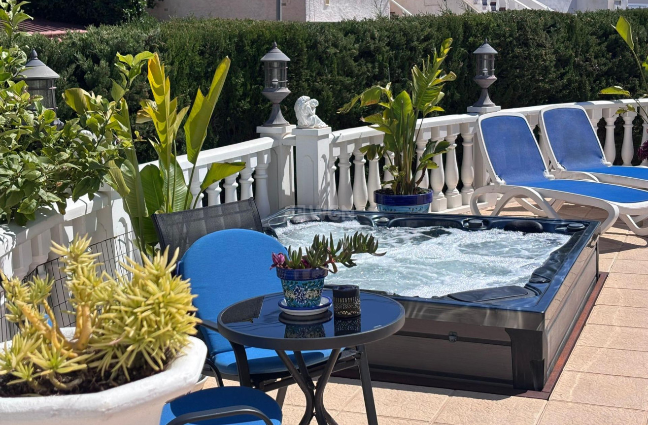 Odsprzedaż - Villa - Torrevieja - Los Balcones
