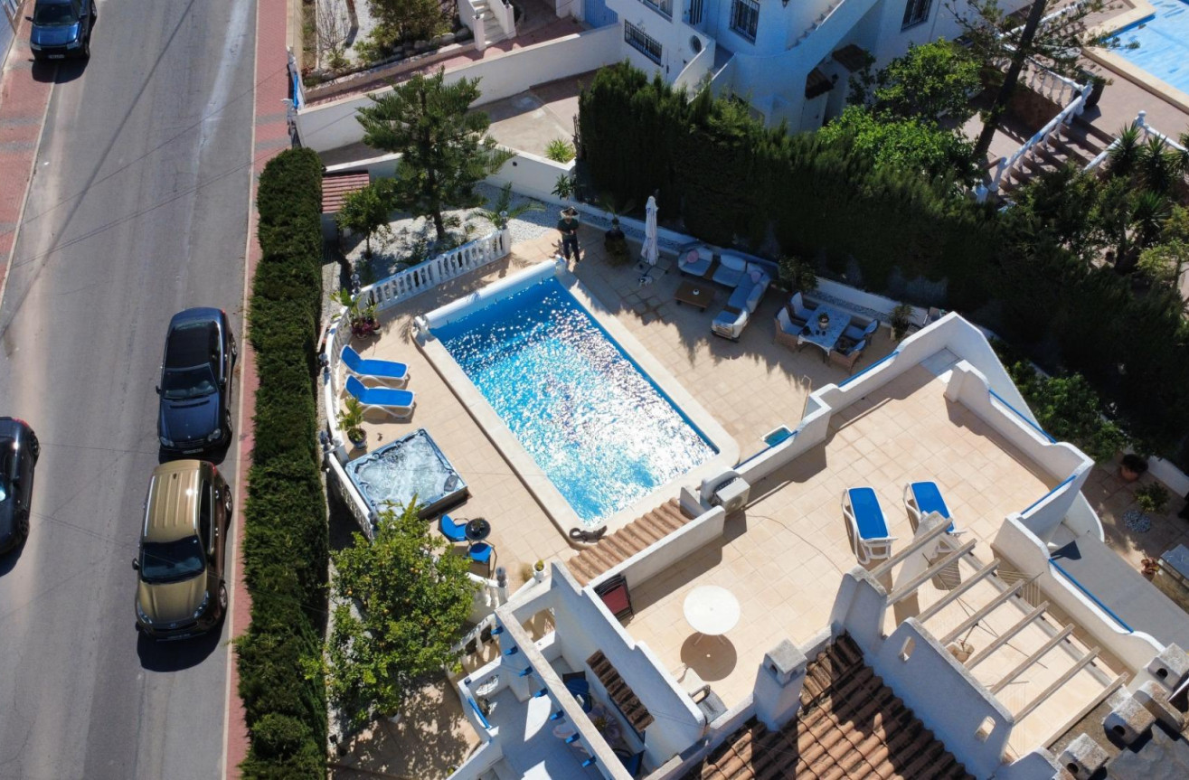 Odsprzedaż - Villa - Torrevieja - Los Balcones
