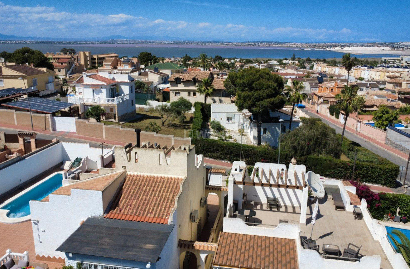 Odsprzedaż - Villa - Torrevieja - Los Balcones