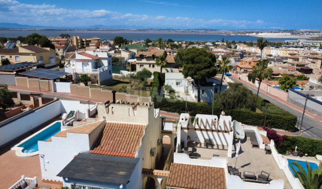 Odsprzedaż - Villa - Torrevieja - Los Balcones