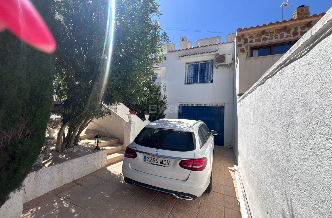 Odsprzedaż - Villa - Torrevieja - Los Balcones