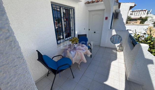 Odsprzedaż - Villa - Torrevieja - Los Balcones