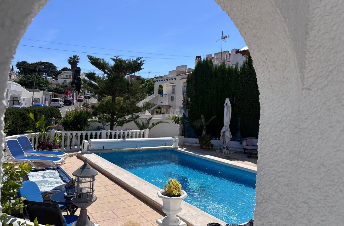 Odsprzedaż - Villa - Torrevieja - Los Balcones