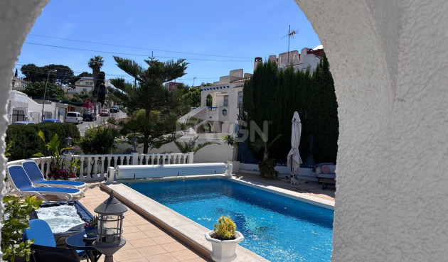 Odsprzedaż - Villa - Torrevieja - Los Balcones