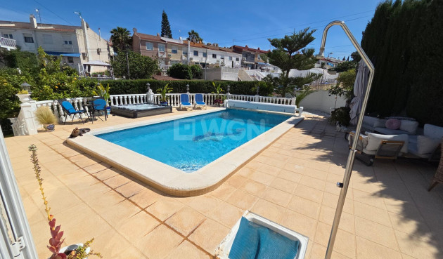 Odsprzedaż - Villa - Torrevieja - Los Balcones