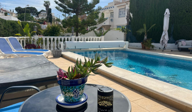 Odsprzedaż - Villa - Torrevieja - Los Balcones