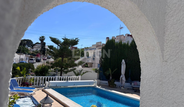 Odsprzedaż - Villa - Torrevieja - Los Balcones