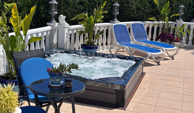 Odsprzedaż - Villa - Torrevieja - Los Balcones