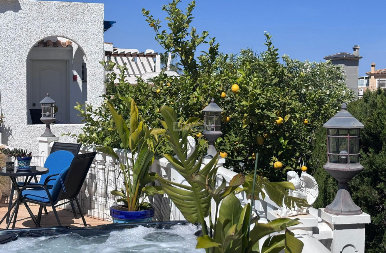 Odsprzedaż - Villa - Torrevieja - Los Balcones