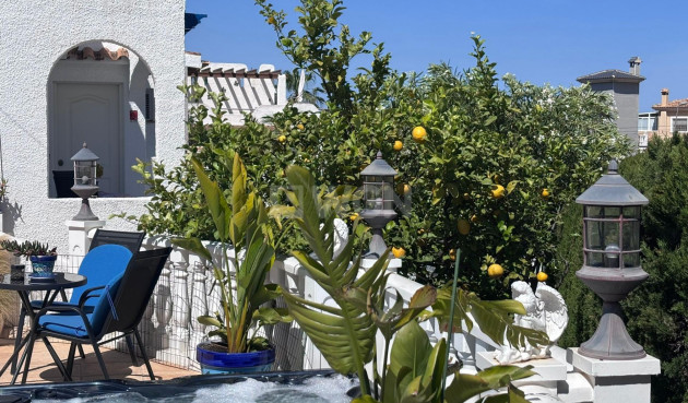Odsprzedaż - Villa - Torrevieja - Los Balcones