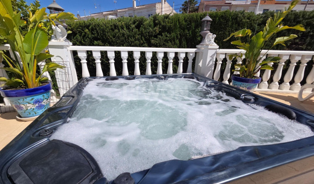 Odsprzedaż - Villa - Torrevieja - Los Balcones