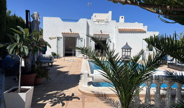 Odsprzedaż - Villa - Torrevieja - Los Balcones