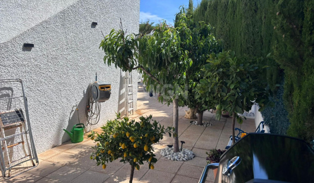 Odsprzedaż - Villa - Torrevieja - Los Balcones