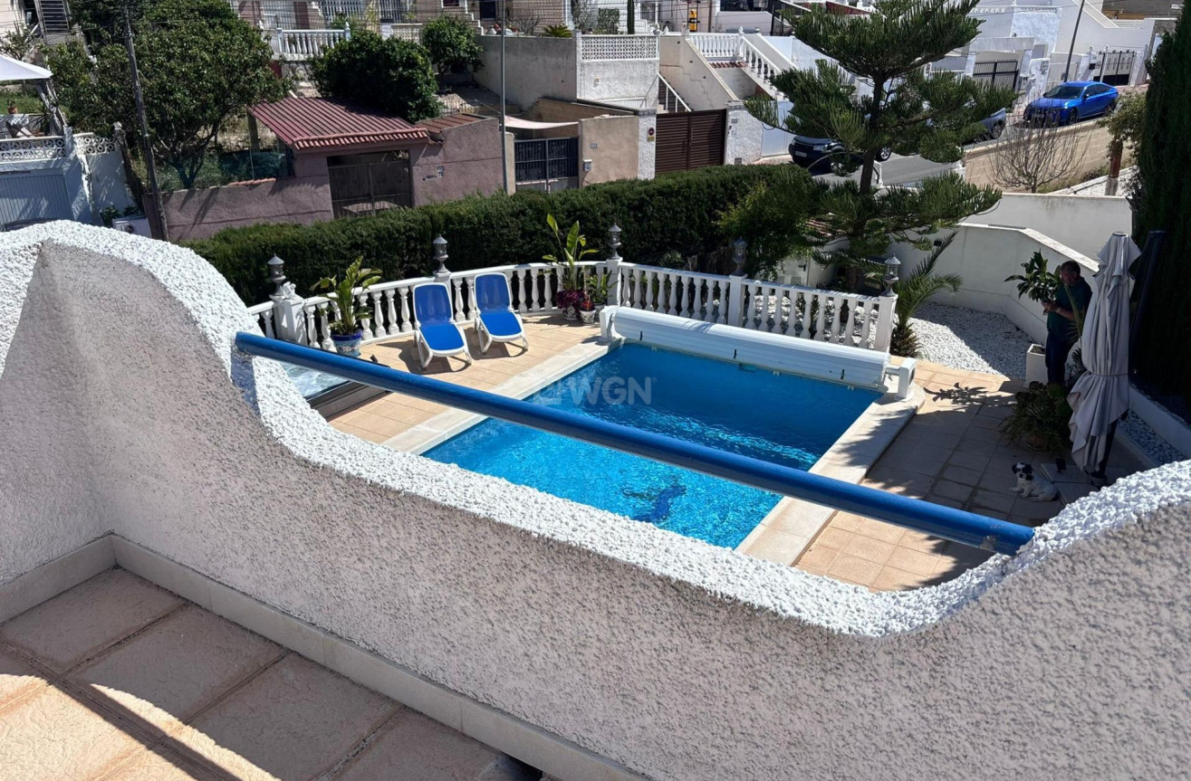 Odsprzedaż - Villa - Torrevieja - Los Balcones