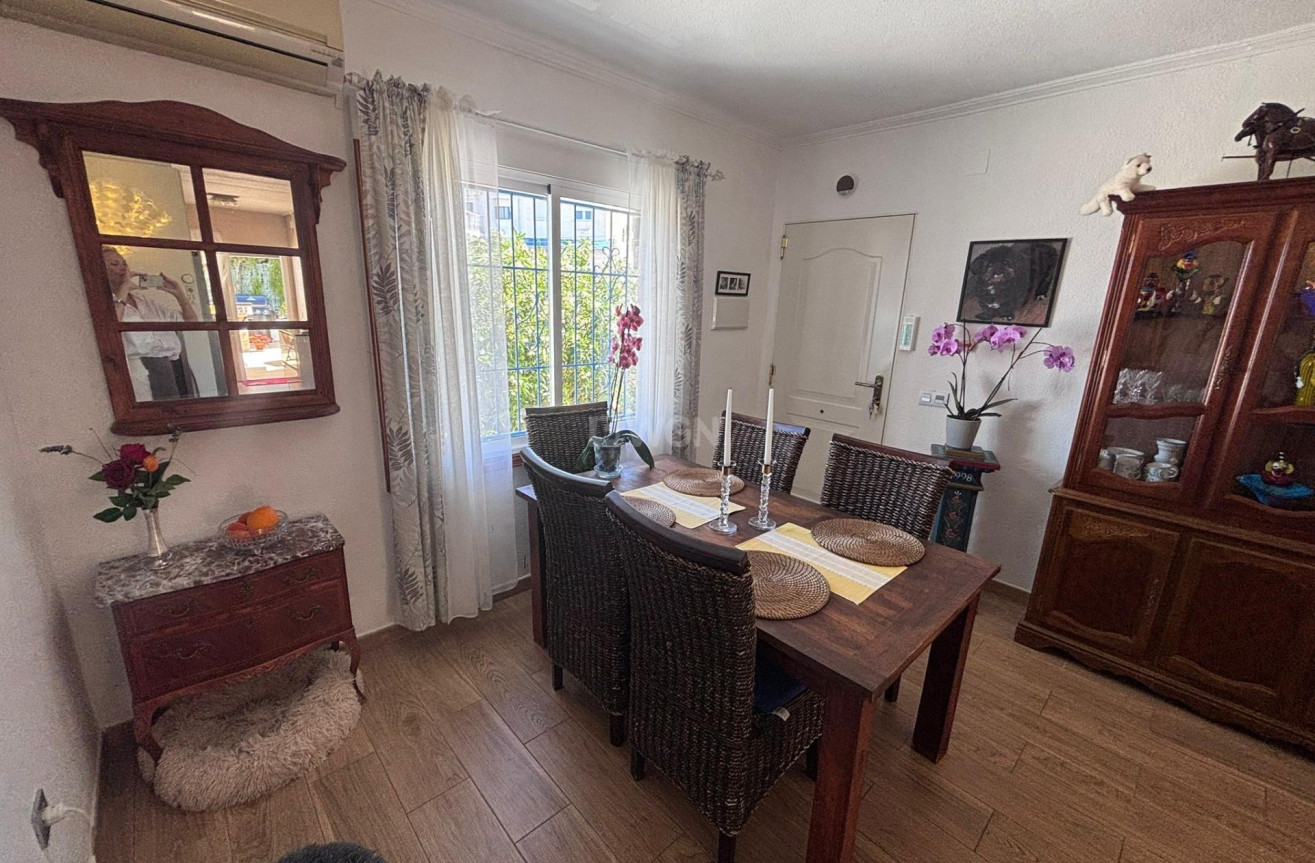 Odsprzedaż - Villa - Torrevieja - Los Balcones