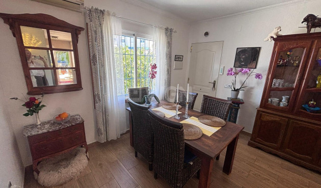 Odsprzedaż - Villa - Torrevieja - Los Balcones