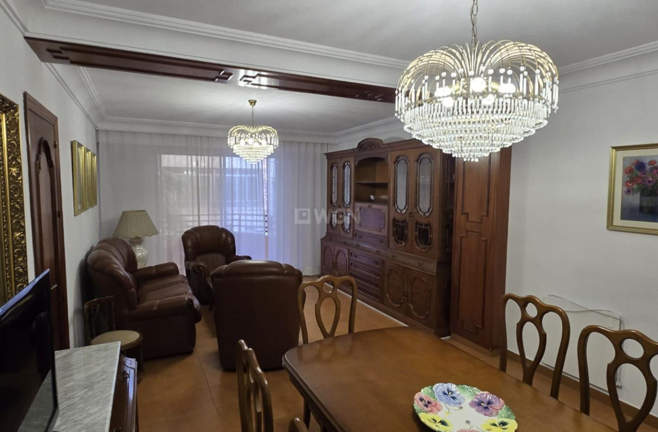 Odsprzedaż - Mieszkanie w bloku - Torrevieja - Centro