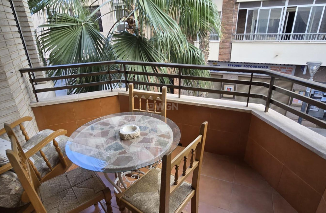 Odsprzedaż - Mieszkanie w bloku - Torrevieja - Centro