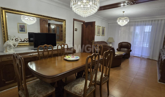 Odsprzedaż - Mieszkanie w bloku - Torrevieja - Centro