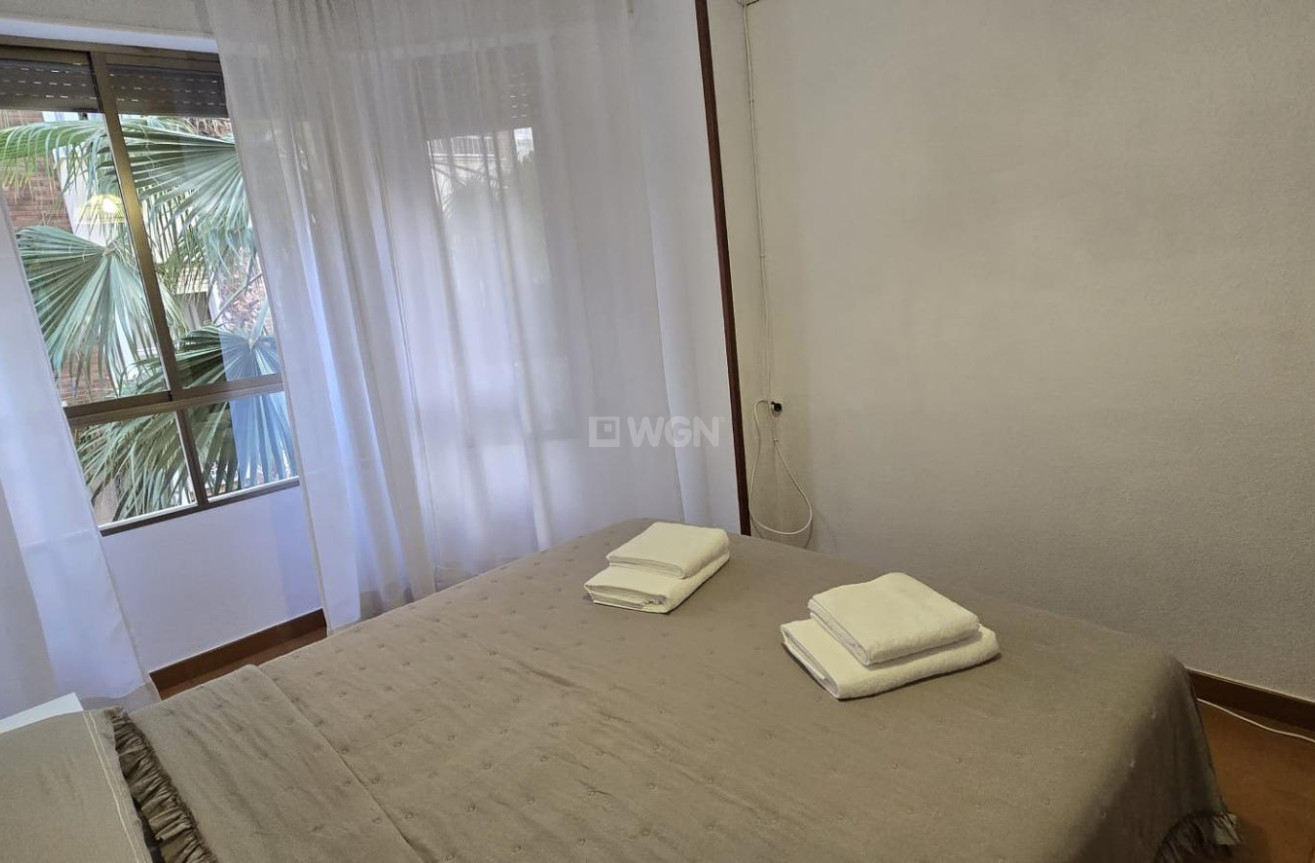 Odsprzedaż - Mieszkanie w bloku - Torrevieja - Centro