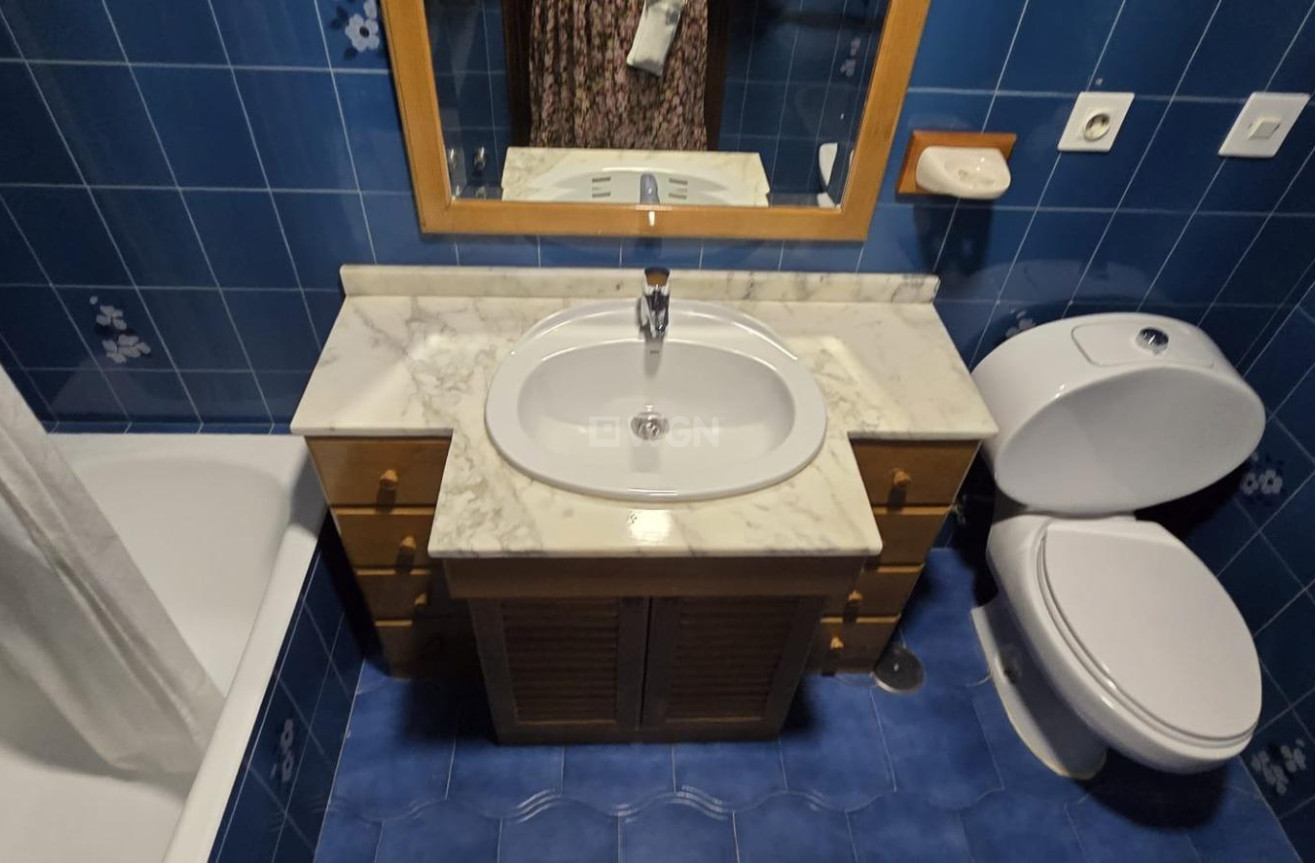 Odsprzedaż - Mieszkanie w bloku - Torrevieja - Centro