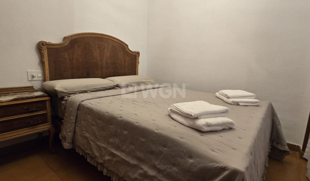 Odsprzedaż - Mieszkanie w bloku - Torrevieja - Centro