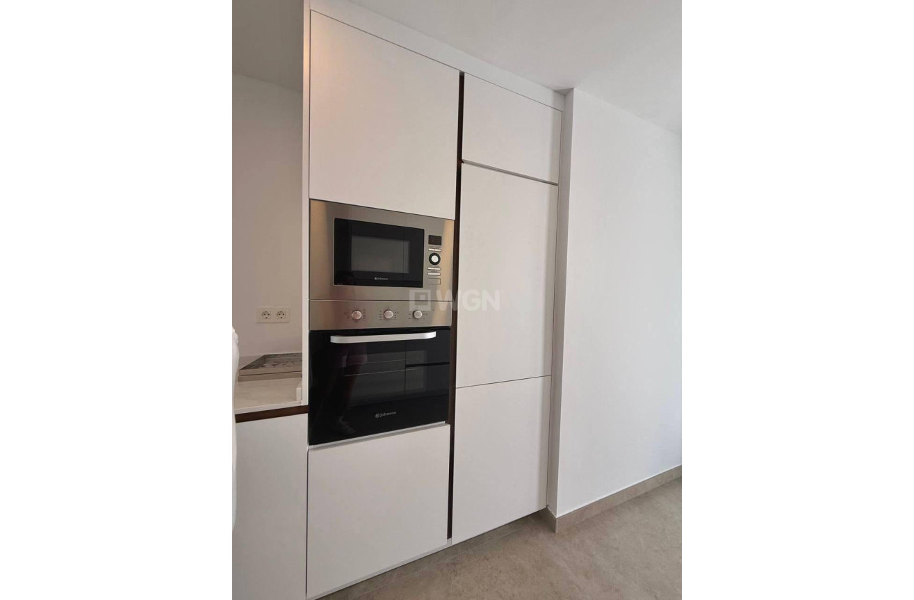 Odsprzedaż - Mieszkanie w bloku - Orihuela - Urbanización Perla Del Mar