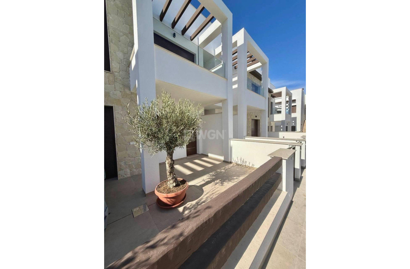 Odsprzedaż - Mieszkanie w bloku - Orihuela - Urbanización Perla Del Mar