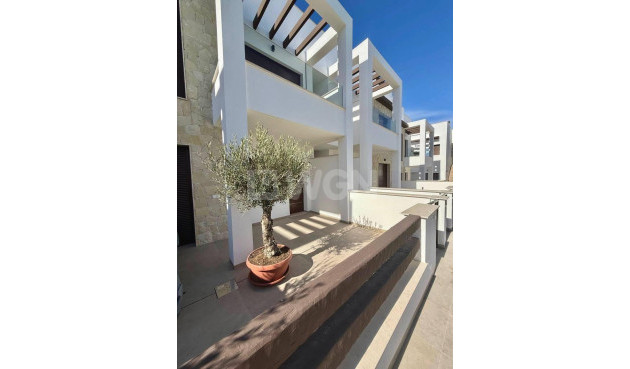 Odsprzedaż - Mieszkanie w bloku - Orihuela - Urbanización Perla Del Mar