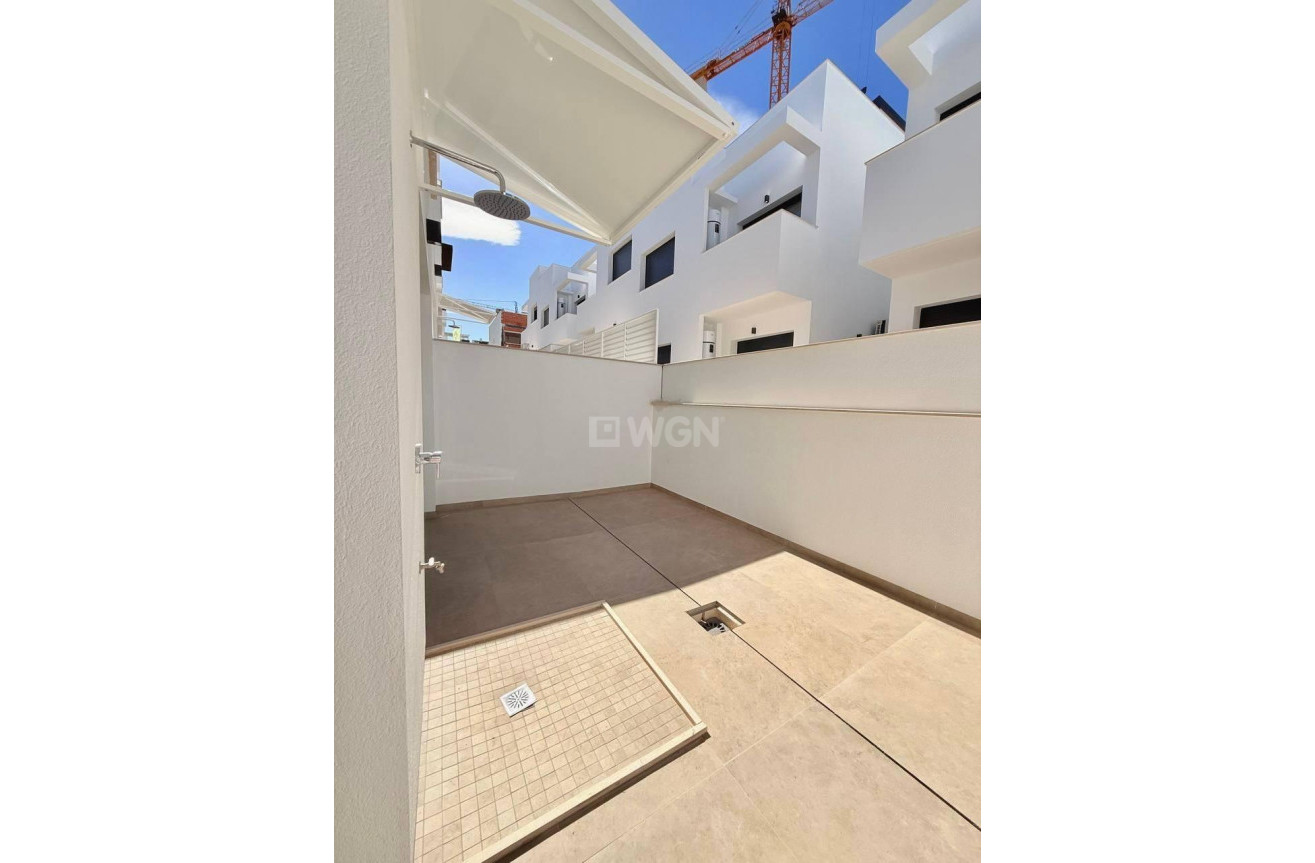 Odsprzedaż - Mieszkanie w bloku - Orihuela - Urbanización Perla Del Mar