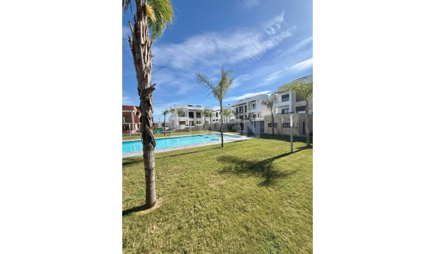 Odsprzedaż - Mieszkanie w bloku - Orihuela - Urbanización Perla Del Mar