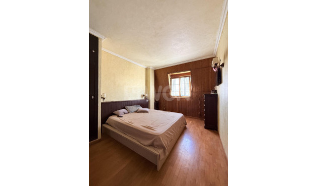 Odsprzedaż - Kamienica - Torrevieja