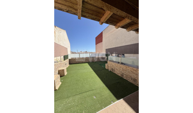 Odsprzedaż - Kamienica - Torrevieja
