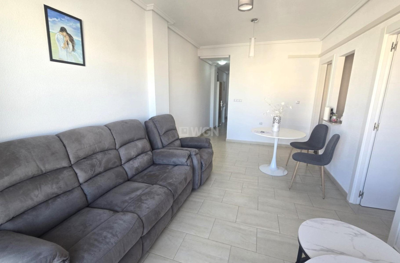 Odsprzedaż - Mieszkanie w bloku - Torrevieja - Centro