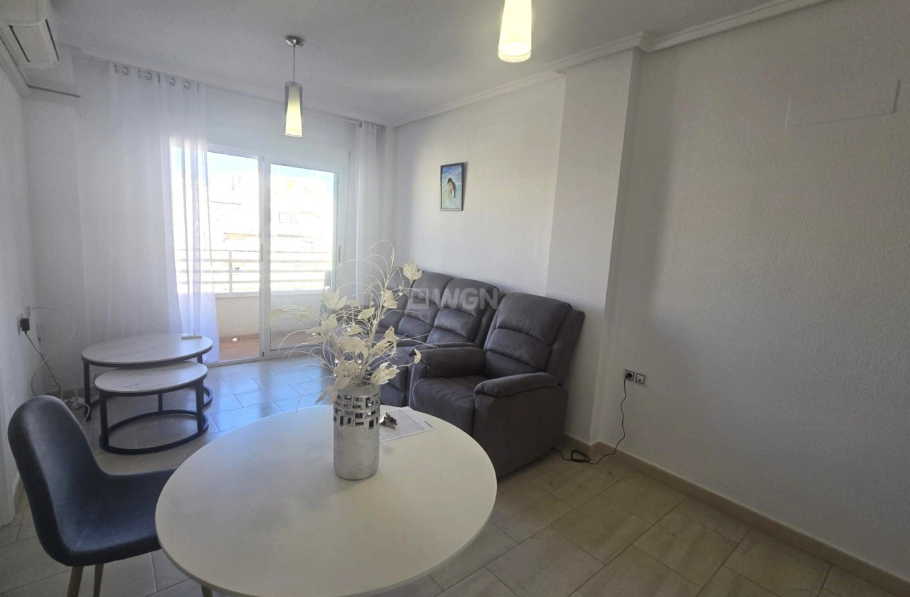 Odsprzedaż - Mieszkanie w bloku - Torrevieja - Centro