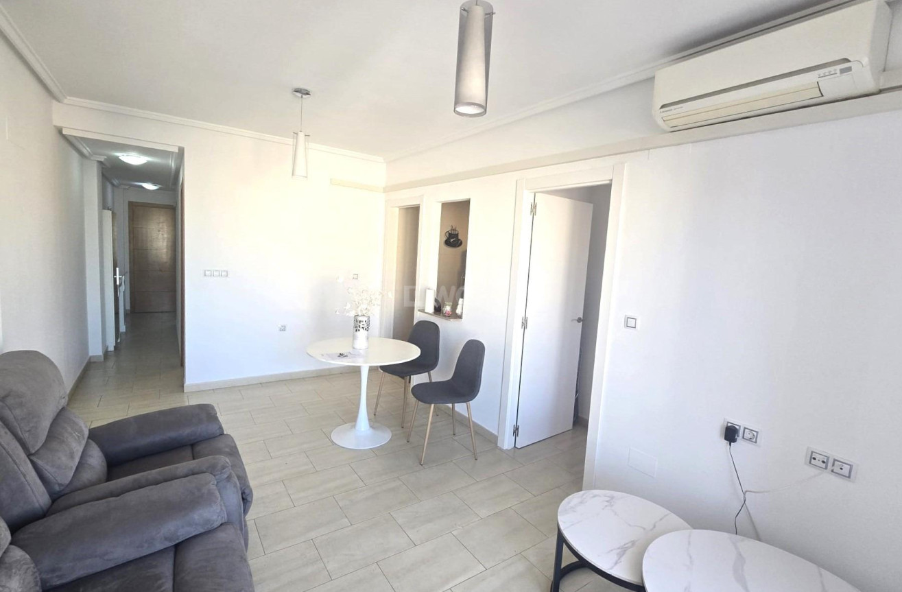 Odsprzedaż - Mieszkanie w bloku - Torrevieja - Centro