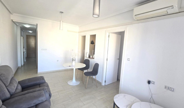 Odsprzedaż - Mieszkanie w bloku - Torrevieja - Centro
