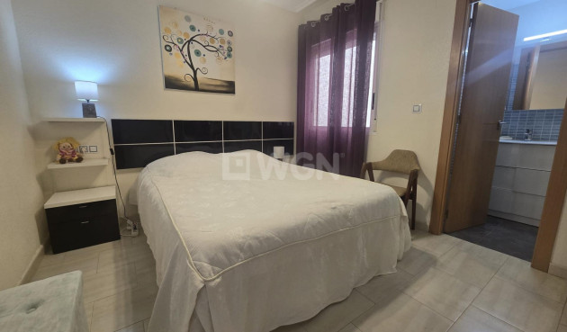 Odsprzedaż - Mieszkanie w bloku - Torrevieja - Centro