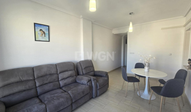 Odsprzedaż - Mieszkanie w bloku - Torrevieja - Centro