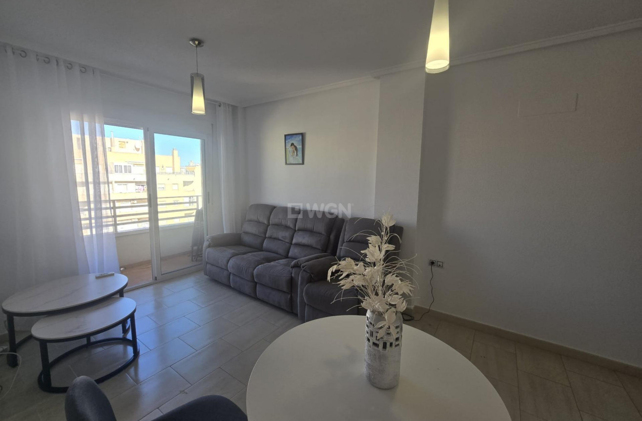 Odsprzedaż - Mieszkanie w bloku - Torrevieja - Centro