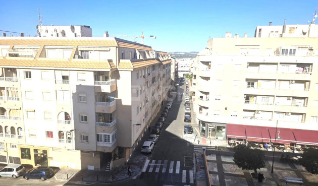 Odsprzedaż - Mieszkanie w bloku - Torrevieja - Centro