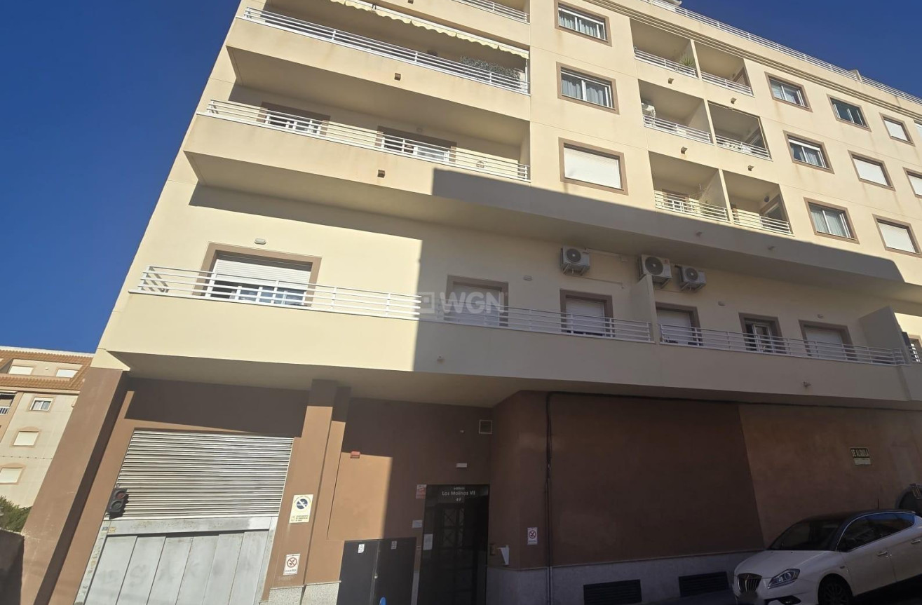 Odsprzedaż - Mieszkanie w bloku - Torrevieja - Centro