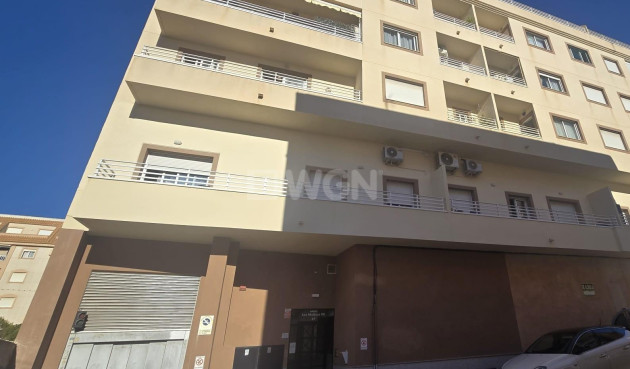 Odsprzedaż - Mieszkanie w bloku - Torrevieja - Centro