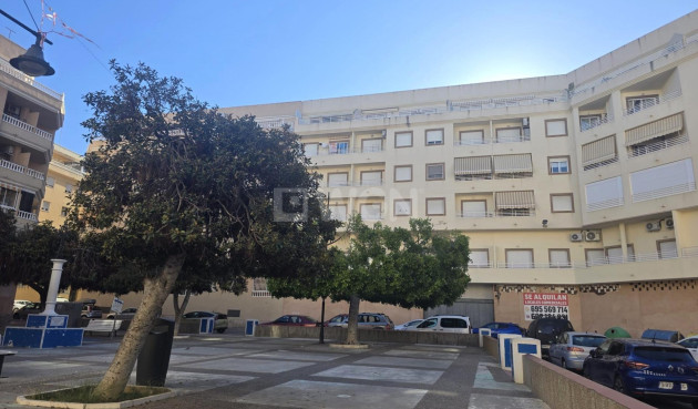 Odsprzedaż - Mieszkanie w bloku - Torrevieja - Centro