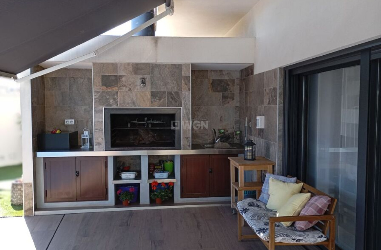 Odsprzedaż - Villa - Daya Nueva - Costa Blanca